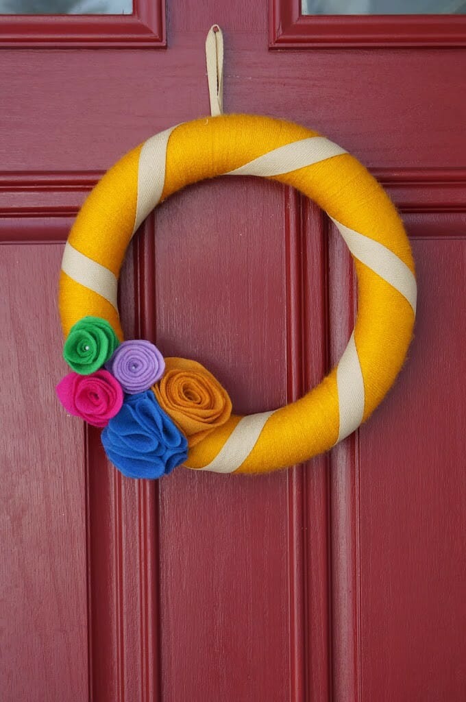 Yarn Wrapped Wreath with Felt Flowers Final Product