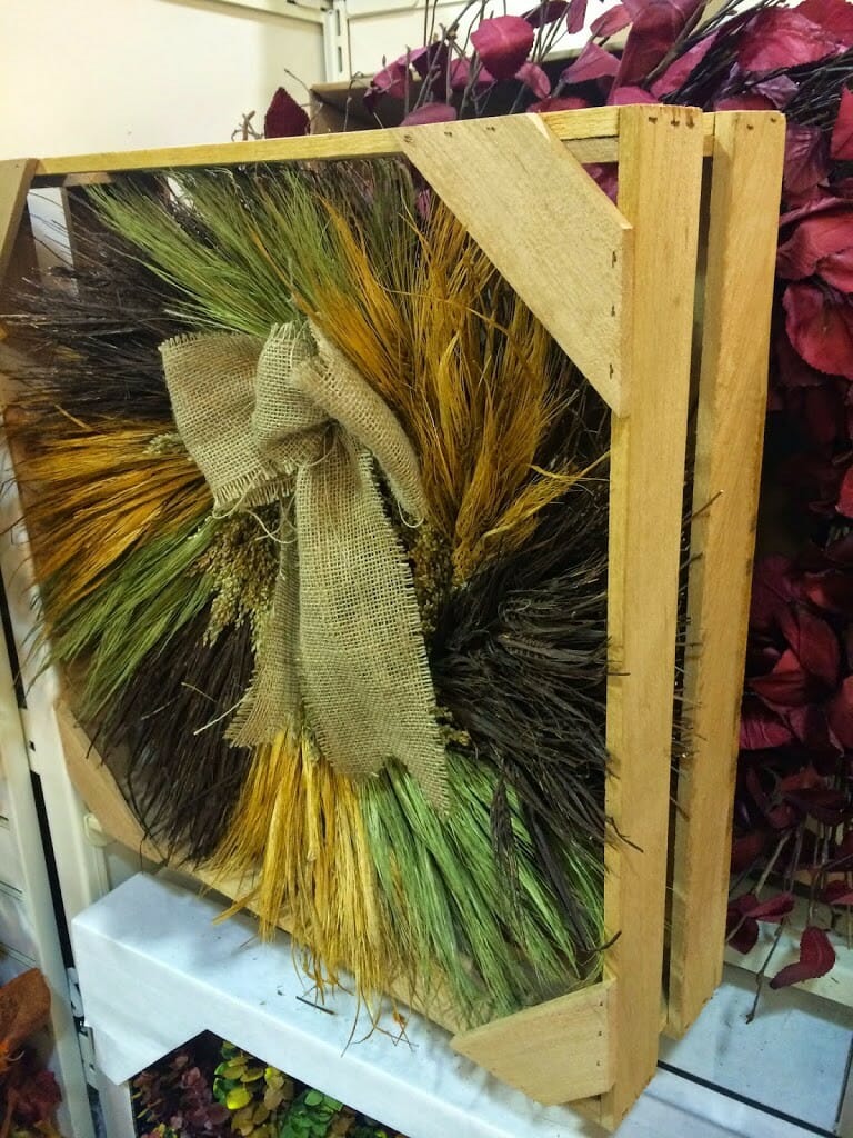 Box wreath pallet frame