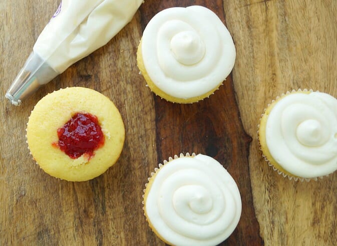 Strawberry and Cream Cupcakes 