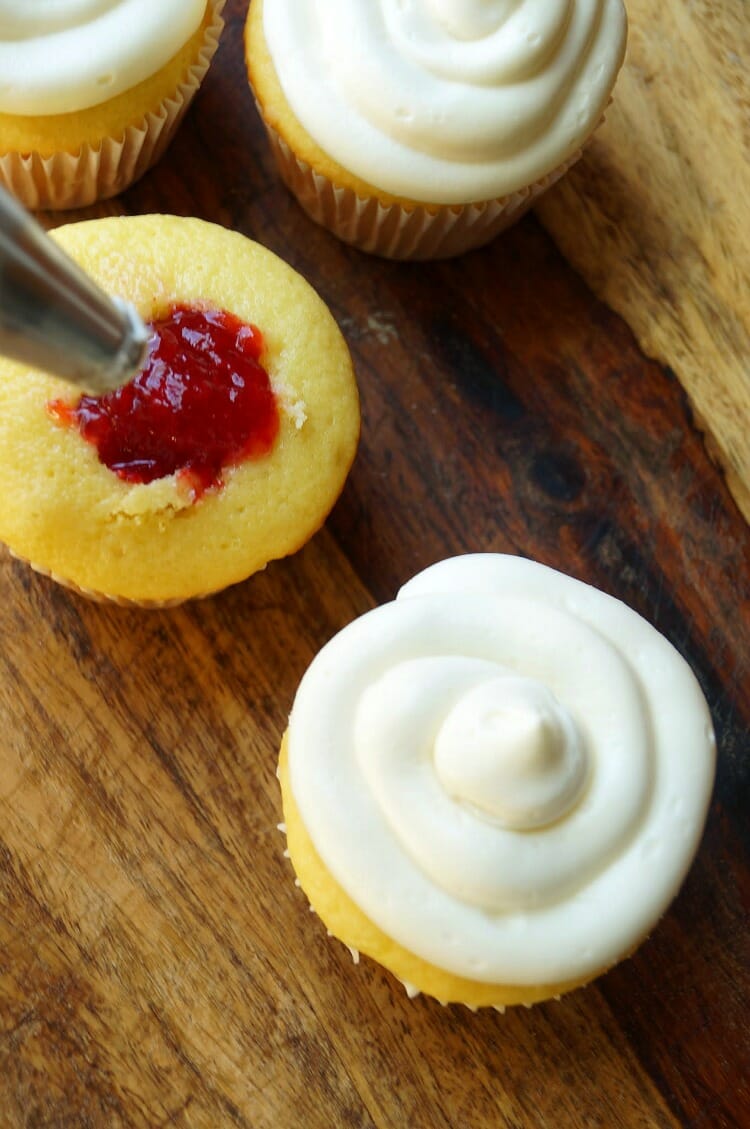 Strawberry and Cream Cupcakes 