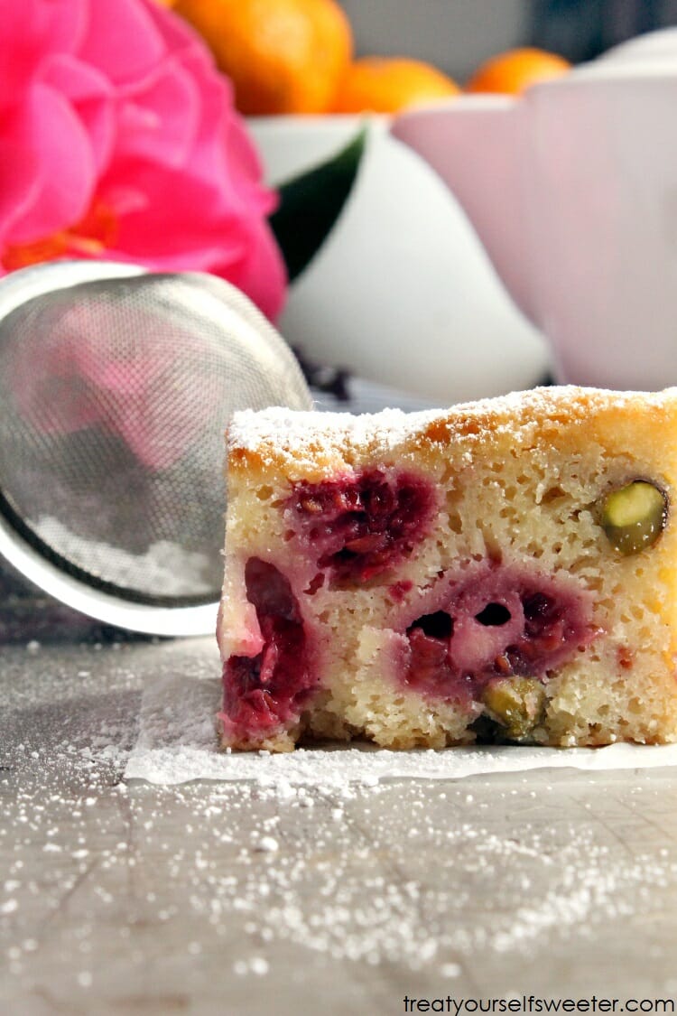 WHITE CHOC BROWNIE 01