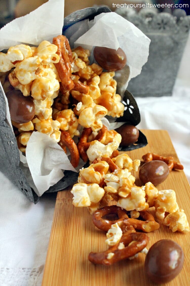 Try This Tempting Caramel Pretzel Popcorn Recipe
