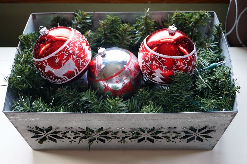 Easy DIY Christmas Centerpiece Idea 