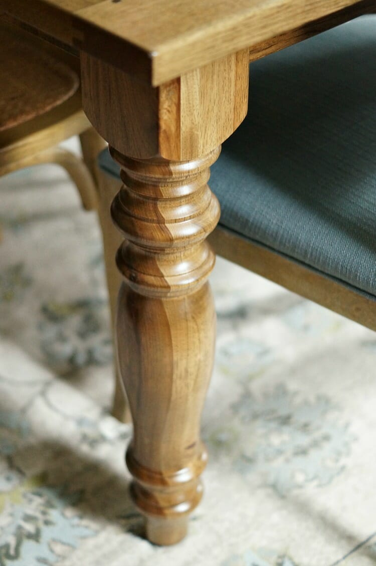 Farmhouse Table Leg