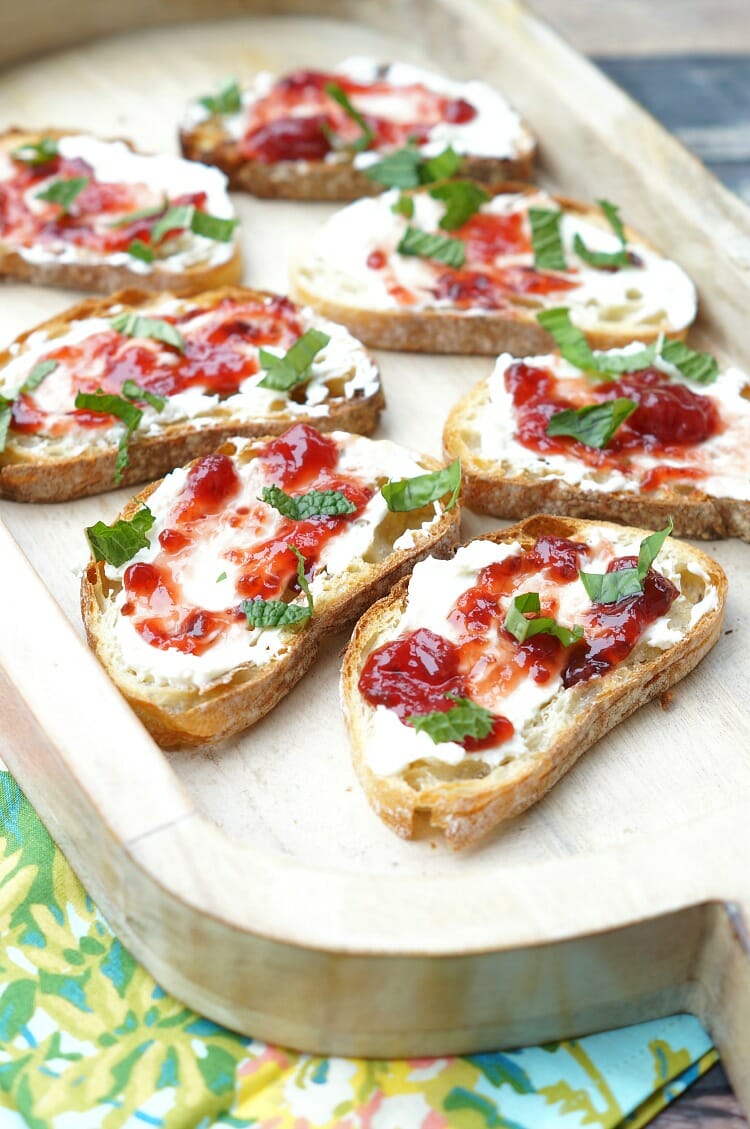 Grilled Strawberry and Jalapeno Crostini on a serving tray