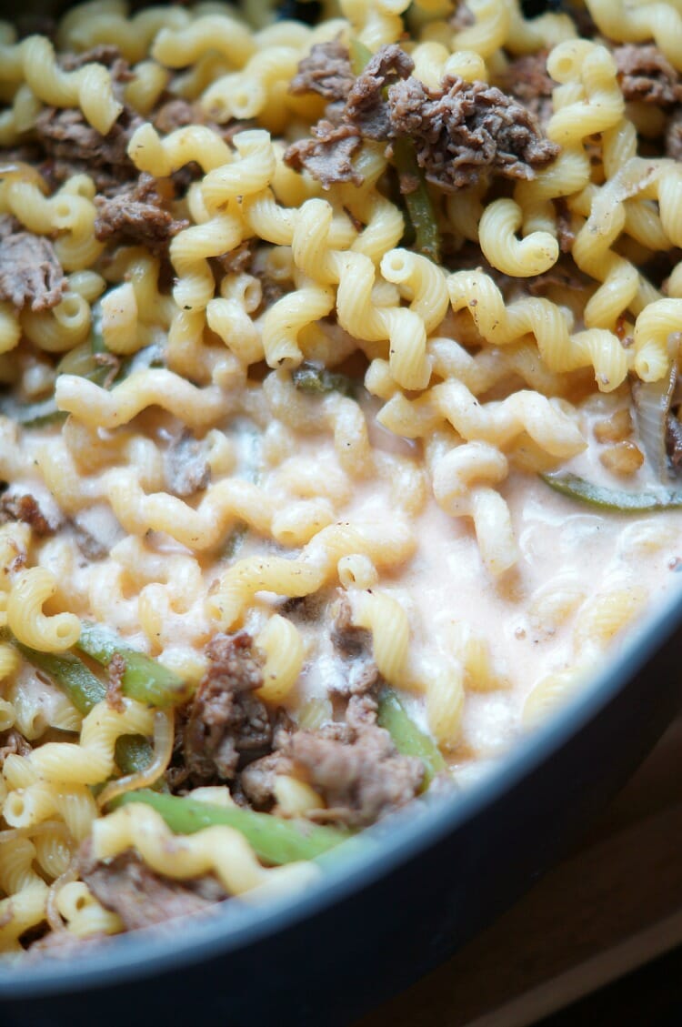 Spicy Philly Cheesesteak Macaroni and Cheese