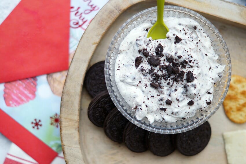 Cookies and Cream Cheesecake Dip