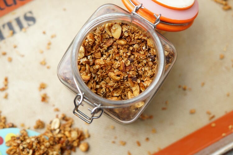 Super Easy Homemade Granola