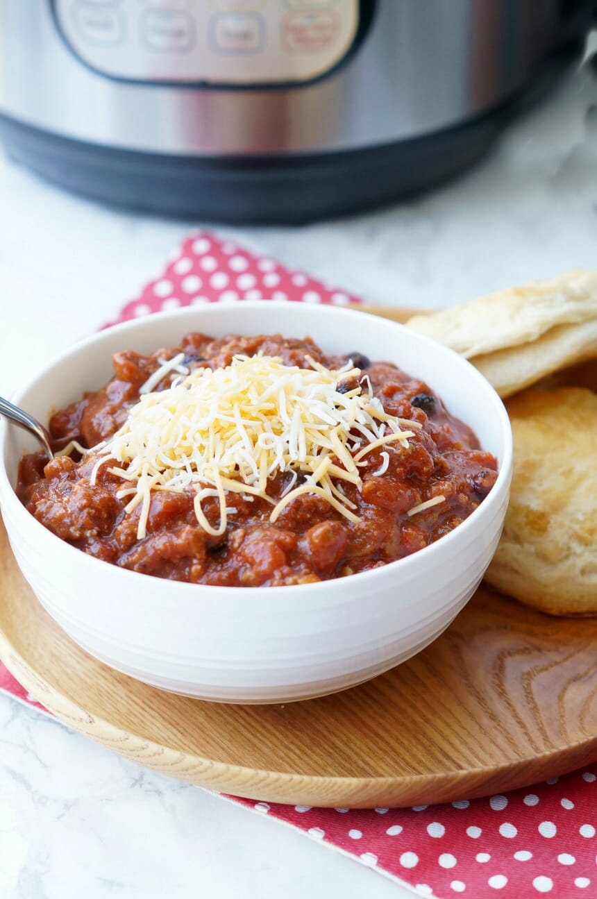Instant Pot Classic Beef Chili, an easy comfort food recipe for the Instant Pot! 
