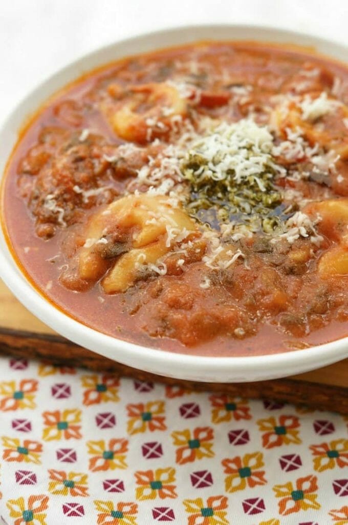 Instant Pot Pesto Tomato Tortellini Soup