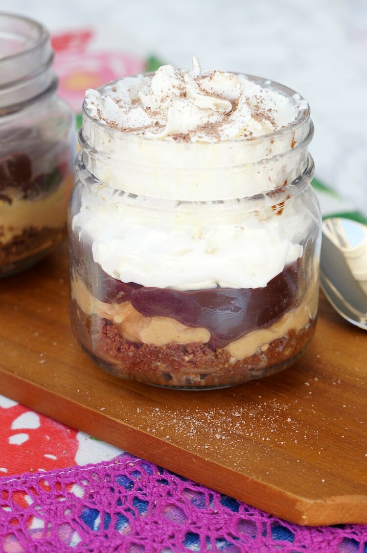 Healthy Mini Chocolate Peanut Butter Cup Pies Recipe