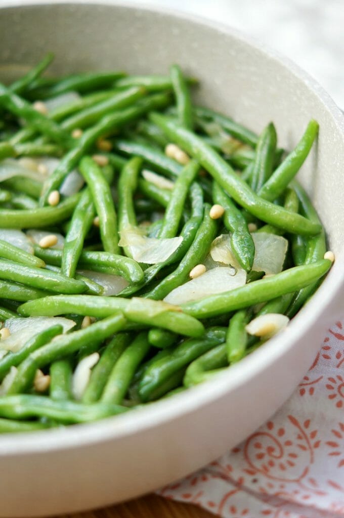 Easy Lebanese Green Beans with Onions