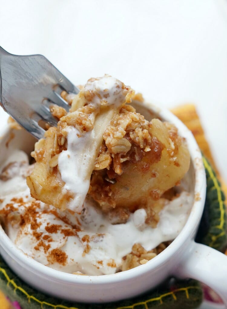 Easy Apple Crisp in a Mug
