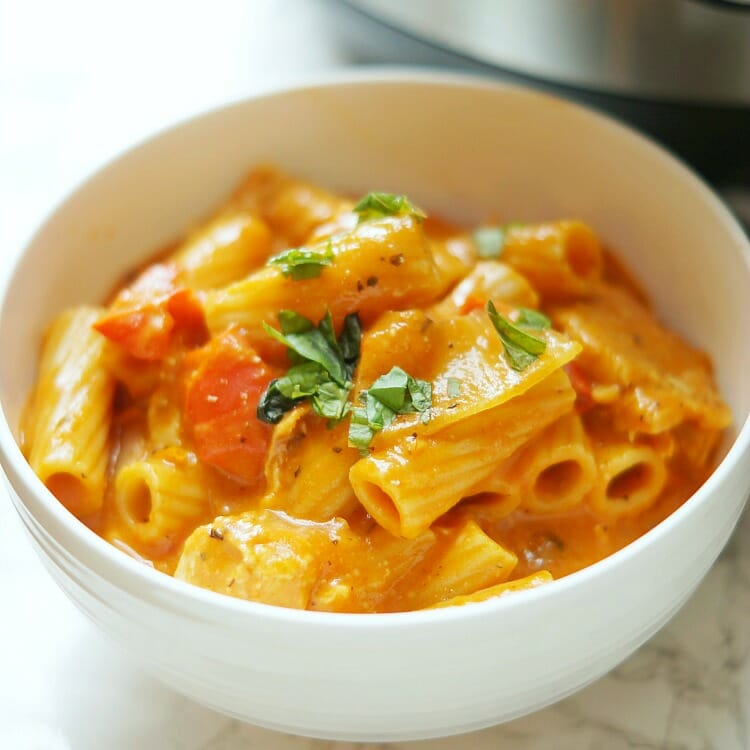 Instant Pot creamy chicken rigatoni