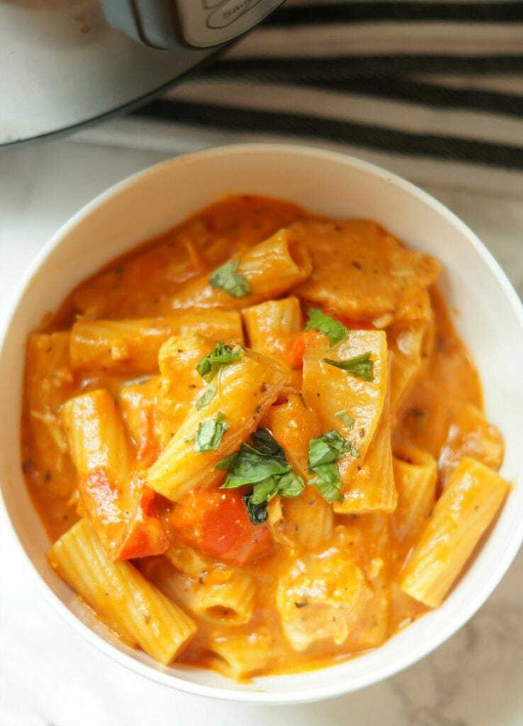Pasta with Chicken and Vegetables in the Instant Pot