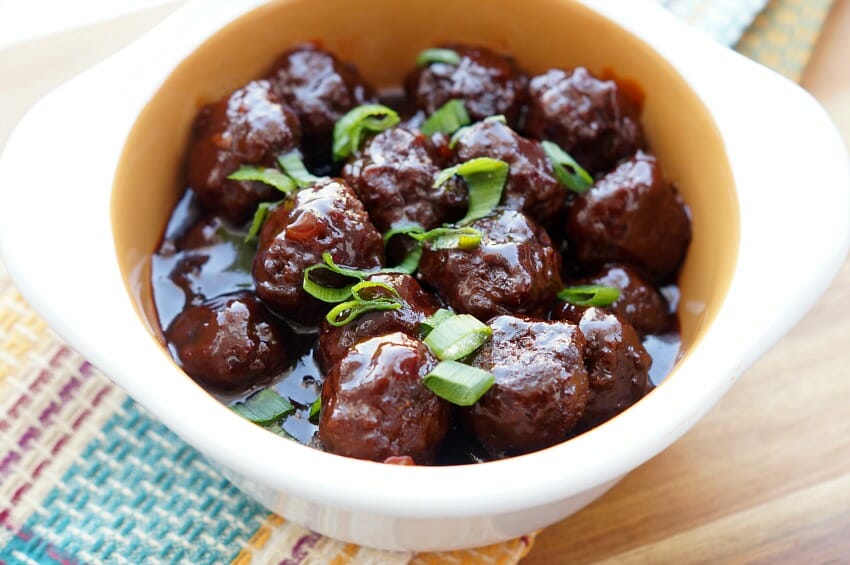 Slow Cooker Sriracha Ranch Meatballs 