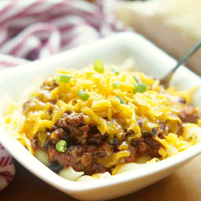 Easy Beef Chili Macaroni and Cheese