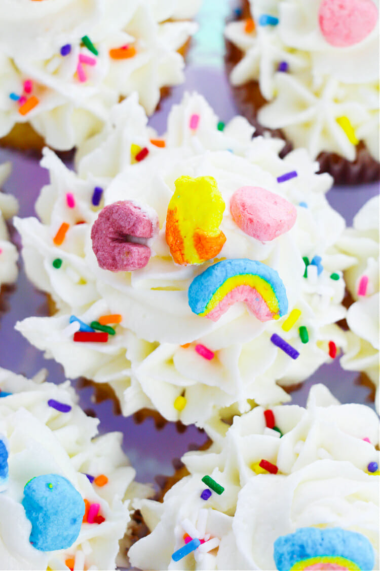 Easy Lucky Charms Cupcakes 