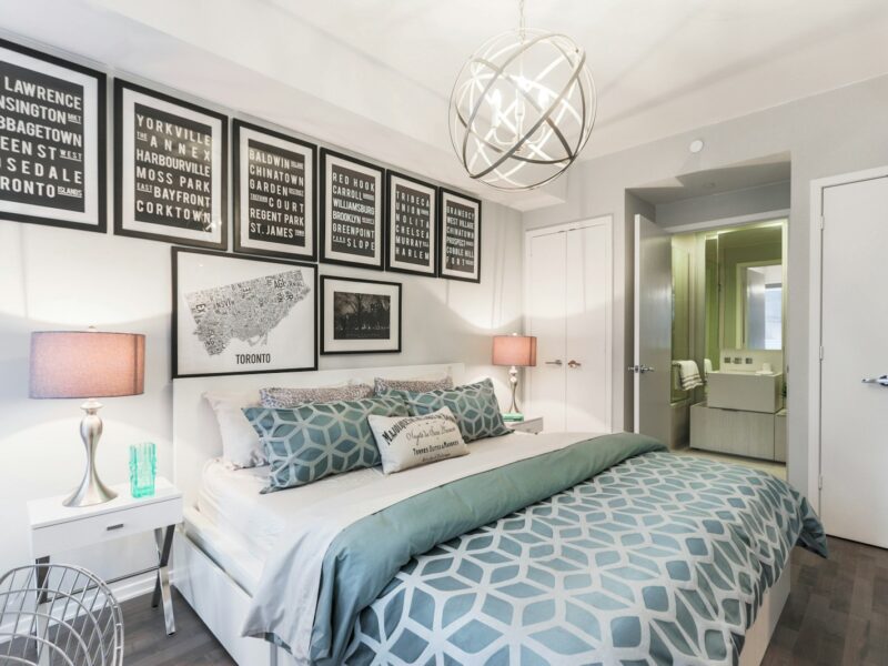 view of bedroom with spherical pendant lamp