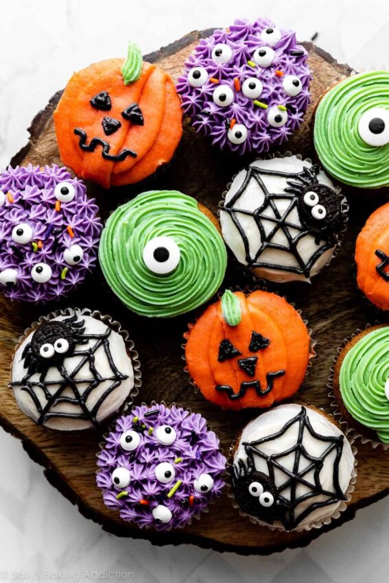 Decorated Halloween Cupcakes