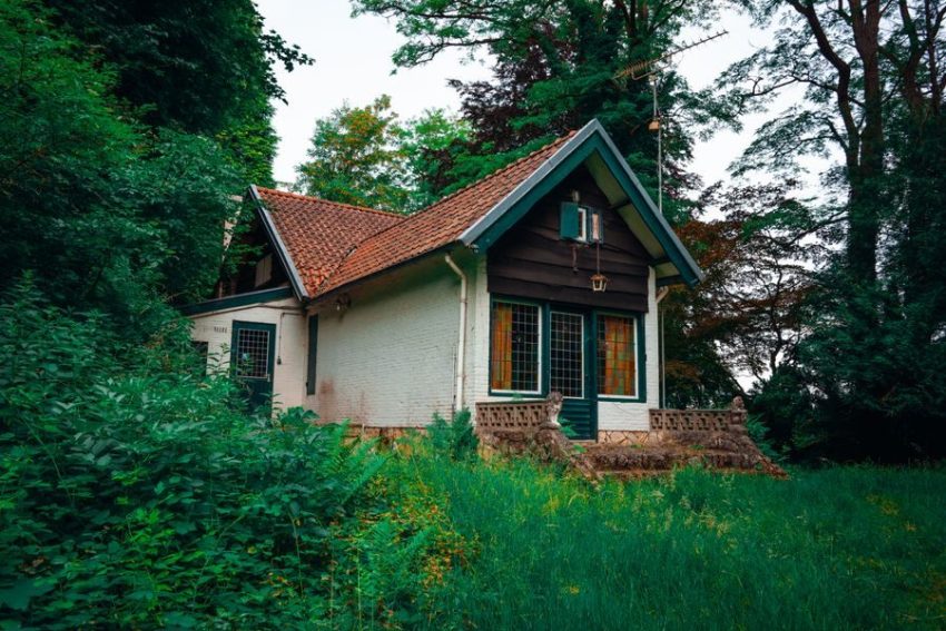 Bring the interior of quaint cottage to whatever you are